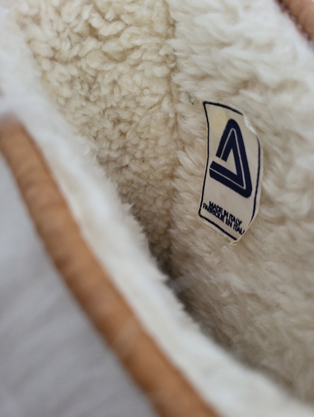 TREND Vintage 100% Goat fur apres ski "Yeti" boots - Picture 7 of 10
